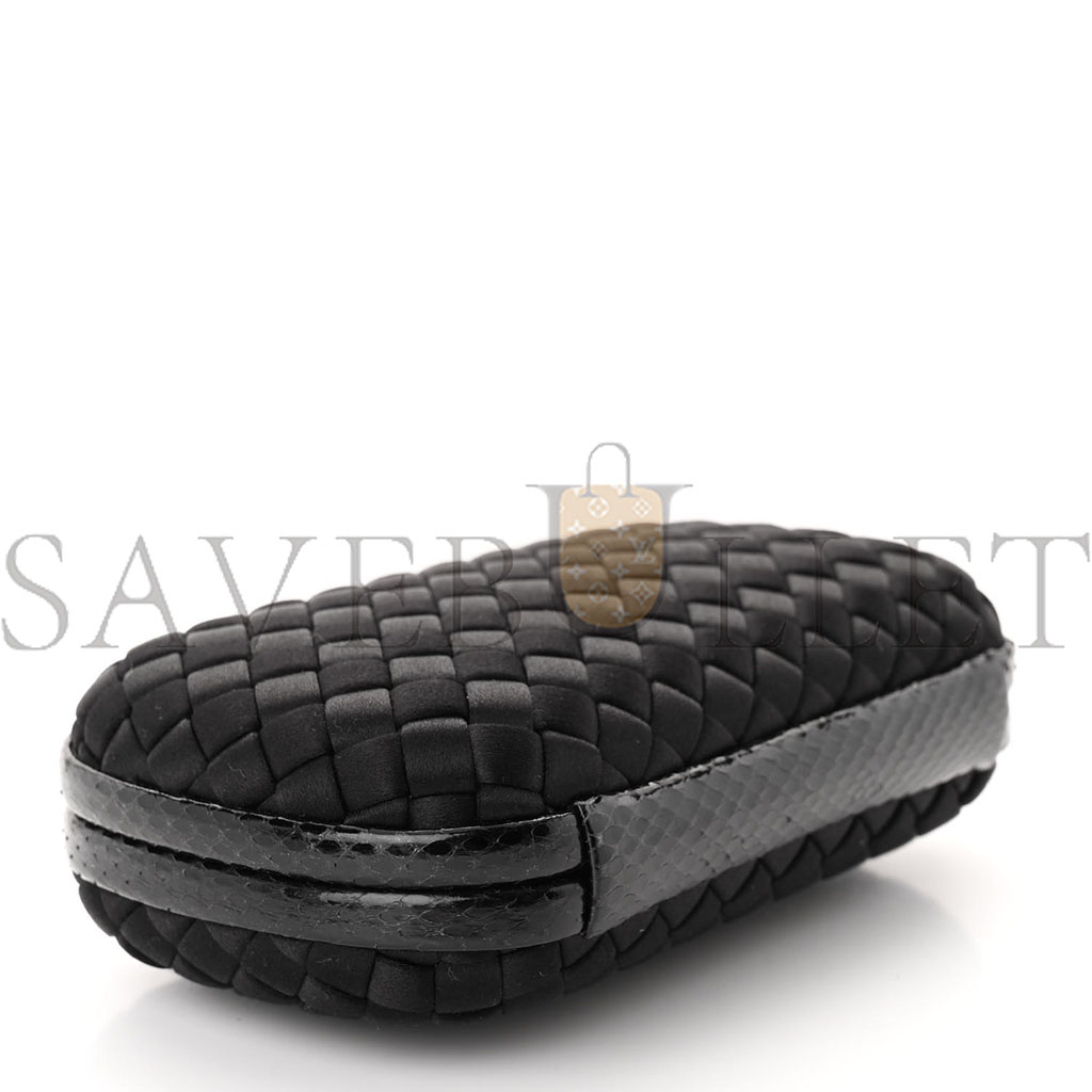 BOTTEGA VENETA SATIN AYERS INTRECCIATO CHAIN KNOT CLUTCH BLACK (17*10*5cm) BOTTEGA VENETA SATIN AYERS INTRECCIATO CHAIN KNOT CLUTCH BLACK (17*10*5cm)